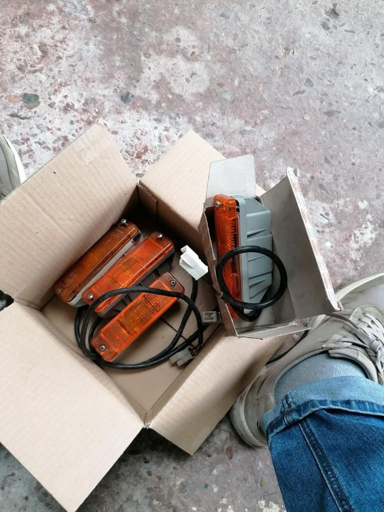 Doos vol oude richtingaanwijzers + 1 nieuwe, Ophalen of Verzenden