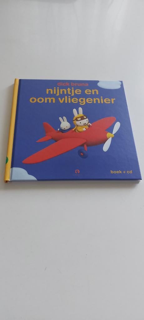 Dick Bruna - Nijntje en oom vliegenier kartonboek flapjes, Fictie algemeen, Ophalen of Verzenden, Zo goed als nieuw, Dick Bruna