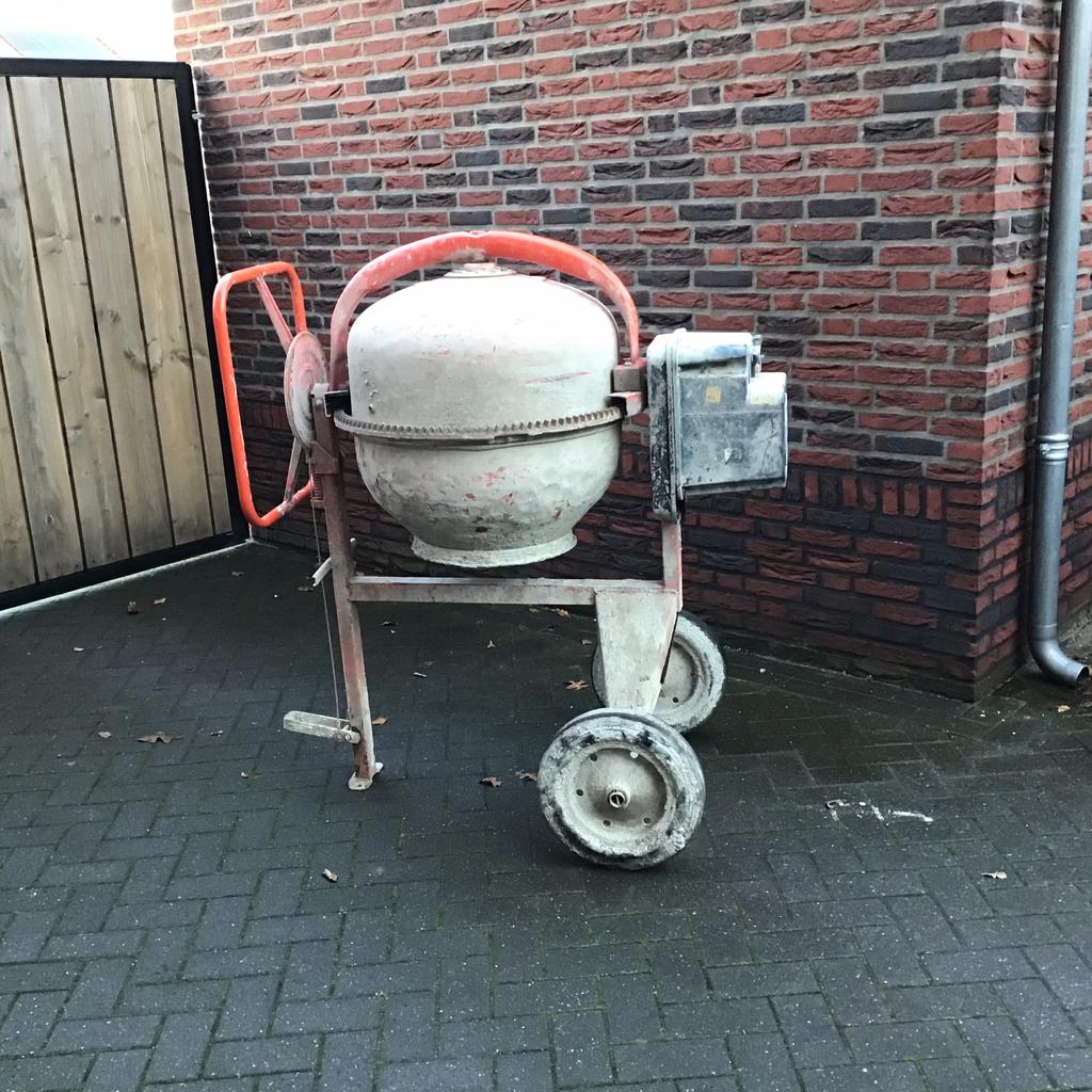 Lescha SM165S betonmolen, Ophalen, Zo goed als nieuw