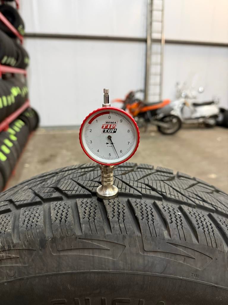 Kia Sportage Winterset 215/70 R16 Vredestein met TPMS, Ophalen, 16 inch, Banden en Velgen, Winterbanden