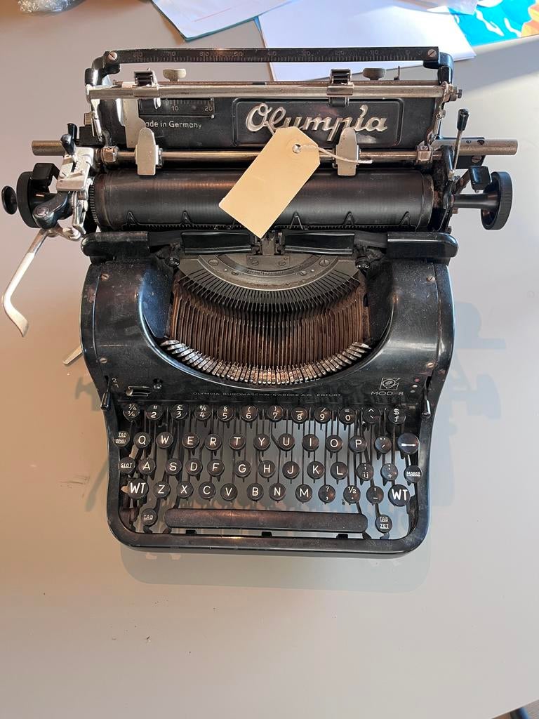 Olympia typemachine model 8 1936, Ophalen, Gebruikt
