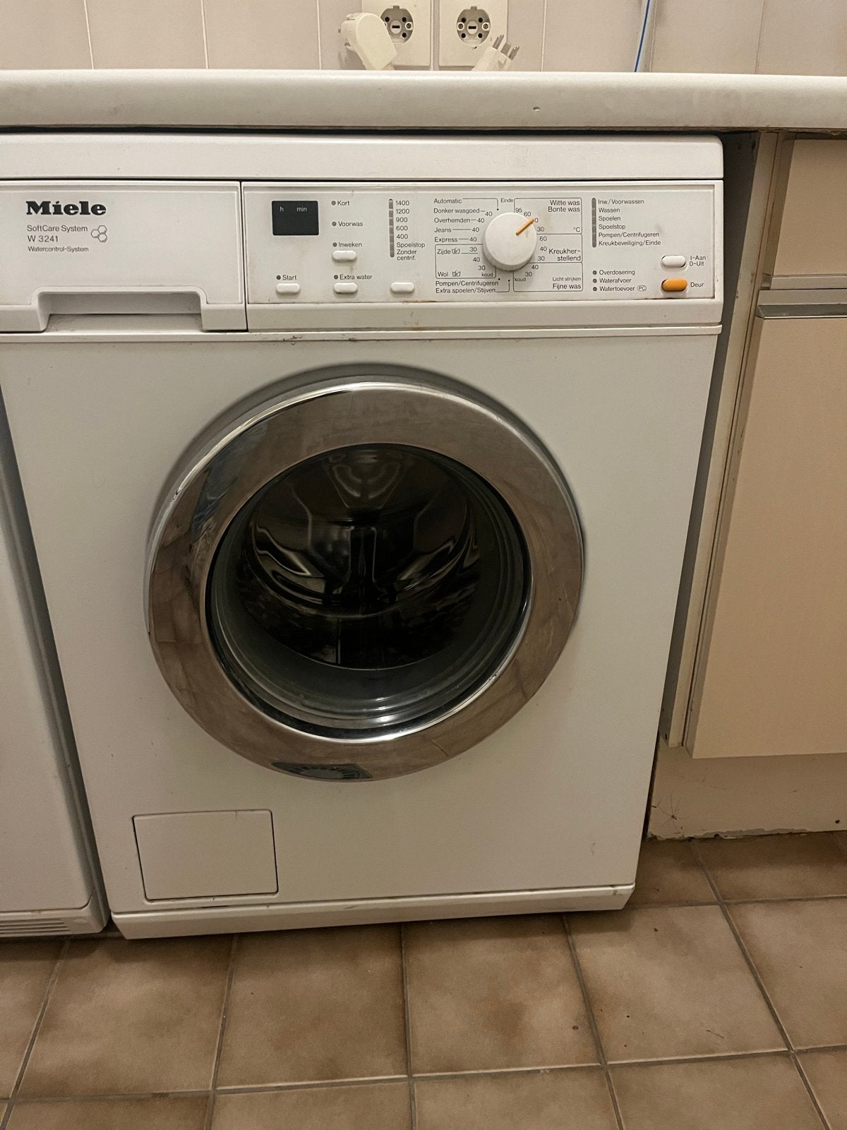 Miele Wasmachine W 3241 SoftCare System 1400 toeren, Witgoed en Apparatuur, Ophalen, 1200 tot 1600 toeren, Gebruikt, Voorlader