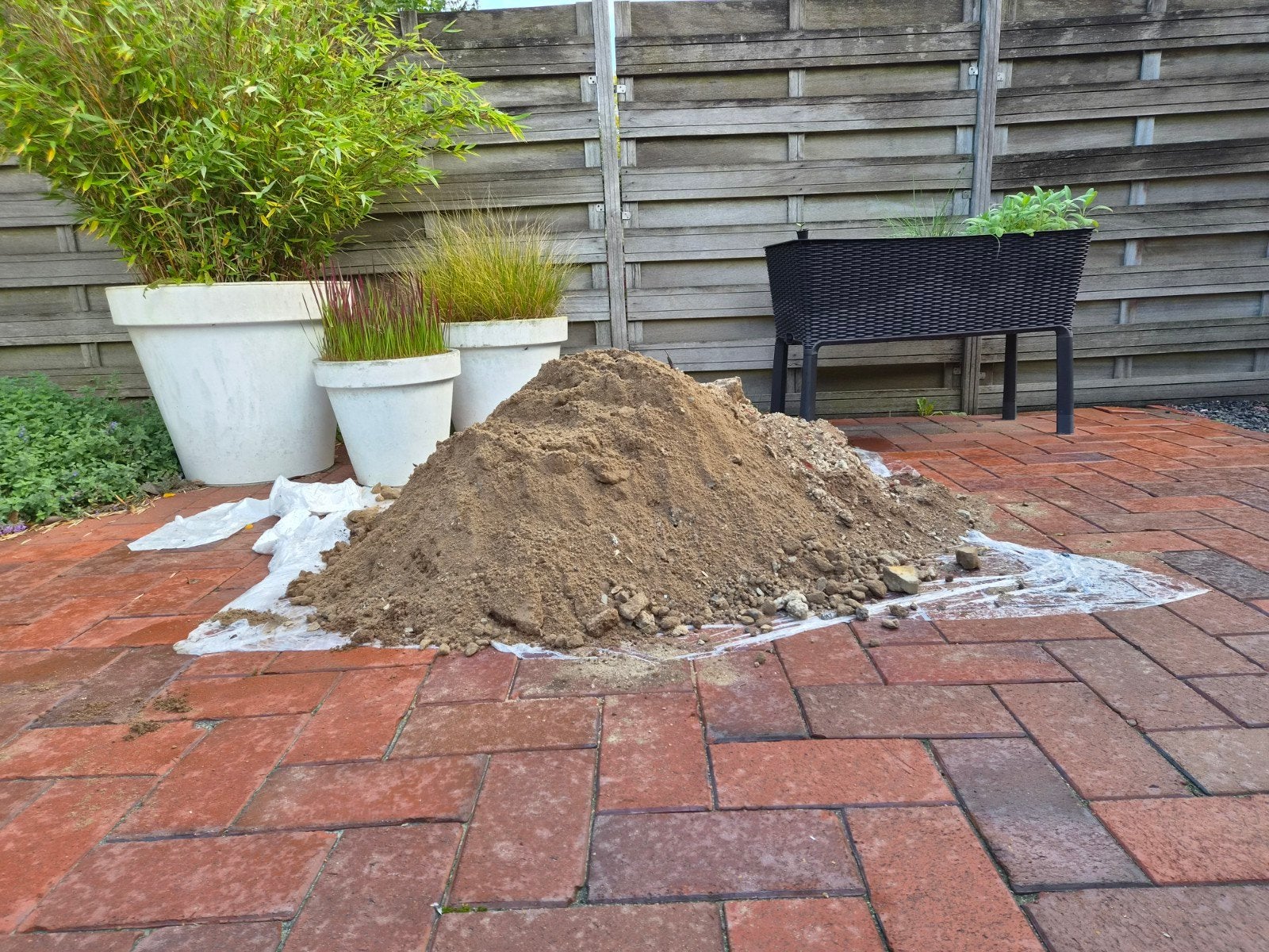 Zand met puin voor terreinverharding (ca. 0.5 m³), Ophalen, Gebruikt, Ophoogzand