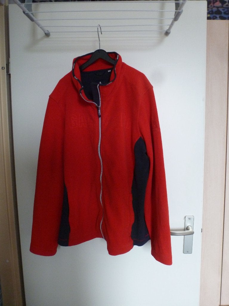 optisch slank GAASTRA fleece vest rood 46 -GRATIS zend, Verzenden, Nieuw, Maat 46/48 (XL) of groter, Rood