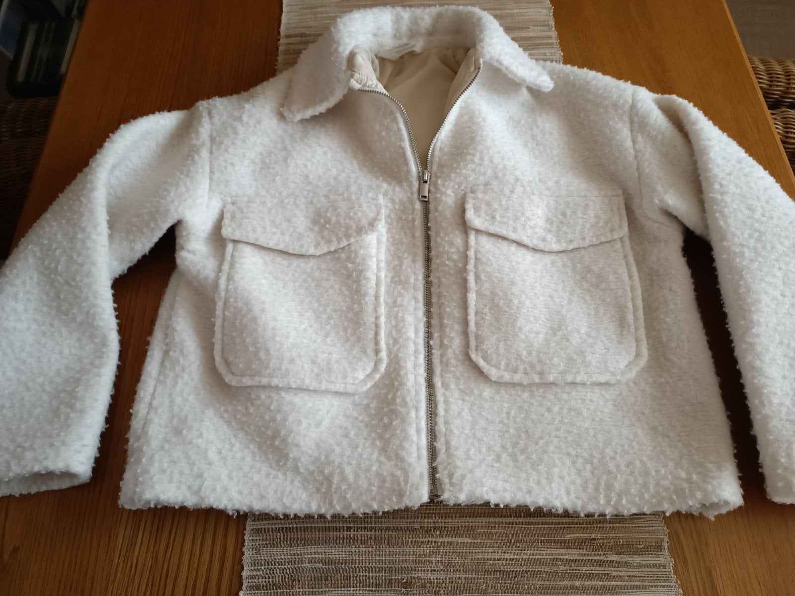 H&M boucle creme jasje maat 152, H&M, Beige, Ophalen of Verzenden, Zo goed als nieuw