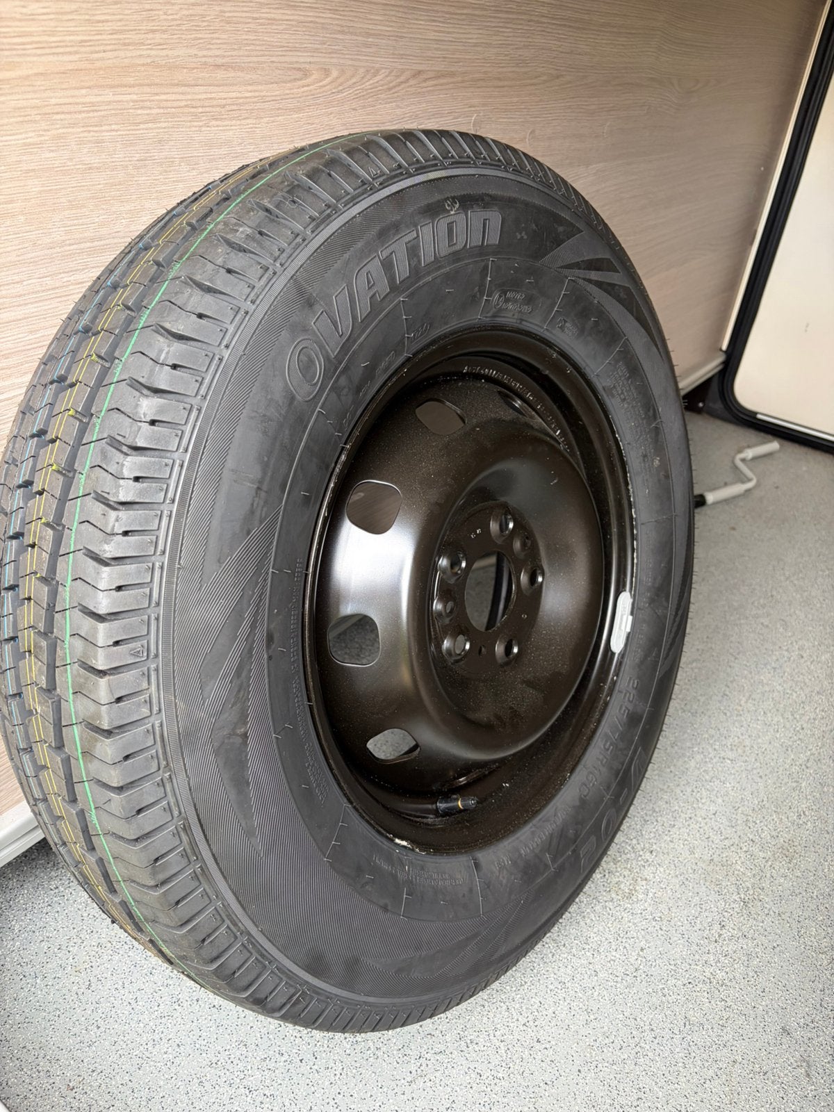 Reserveband op velg 225/75 R 16 C ( nooit gebruikt), Ophalen, Nieuw