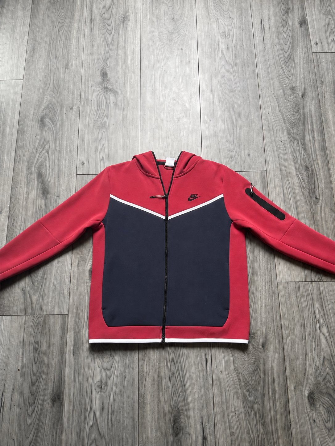 Nike Tech Fleece Trainingspak Rood/Blauw Maat L, Ophalen of Verzenden, Nieuw, Maat 52/54 (L), Rood