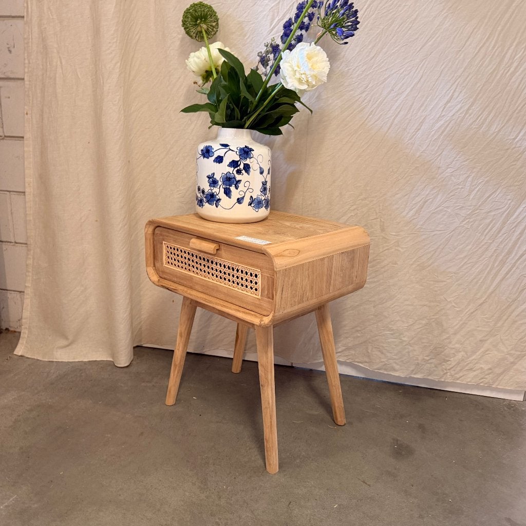 houten nachtkastje teak - 60 cm hoog - Gratis bezorgd, TTM Wonen, Meubels – (Perzische) Tapijten en Woonaccessoires, Taag 63, 2491 CS, Den Haag (Forepark)