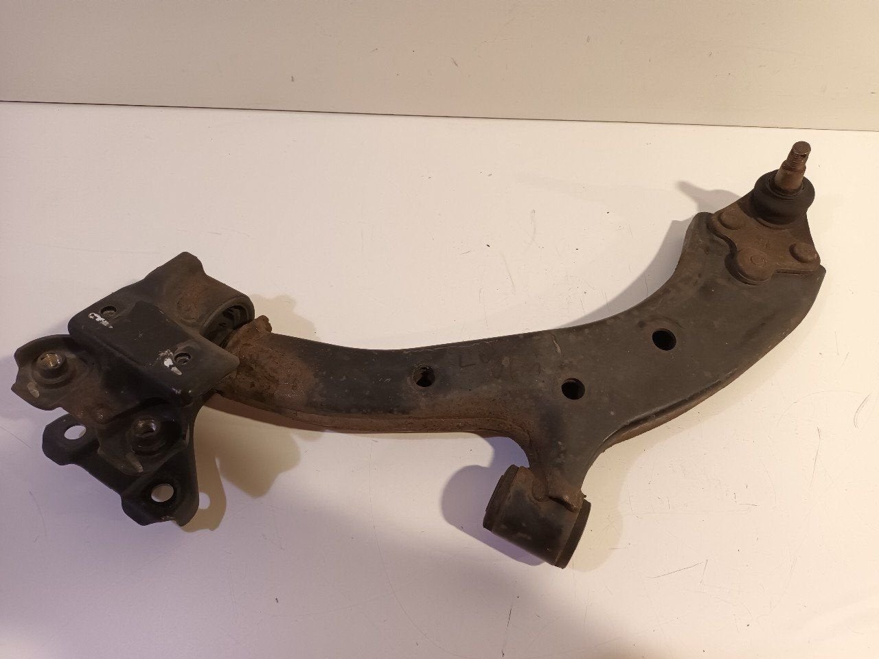 Draagarm links voor Honda CR-V, Onderdelen@venauto.nl, Gebruikt, Ettenseweg 76, 4706 PB Roosendaal, The Netherlands, Herkomst onderdeel bekend