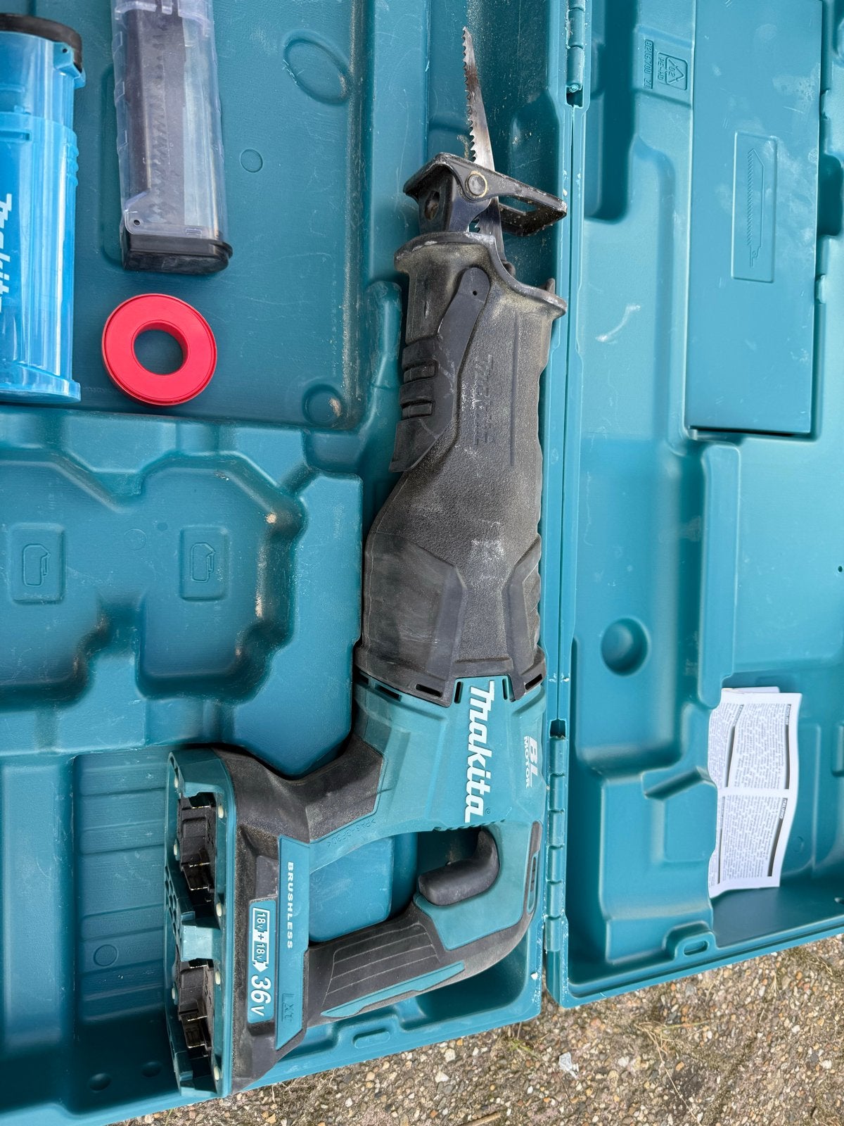 Makita Reciprozaag 2x18V (36V) DJR360 met koffer en zaagblad, Ophalen of Verzenden, Zo goed als nieuw, Reciprozaag