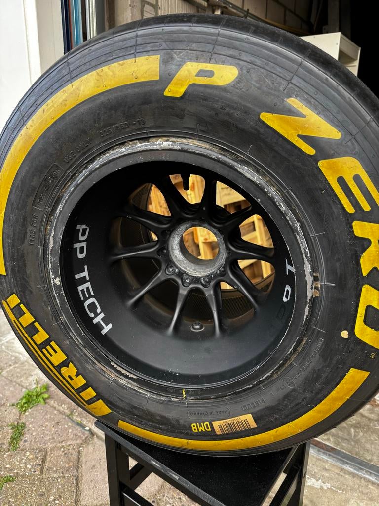 Origineel Toro Rosso STR11 achterwiel Max Verstappen, Ophalen, Gebruikt
