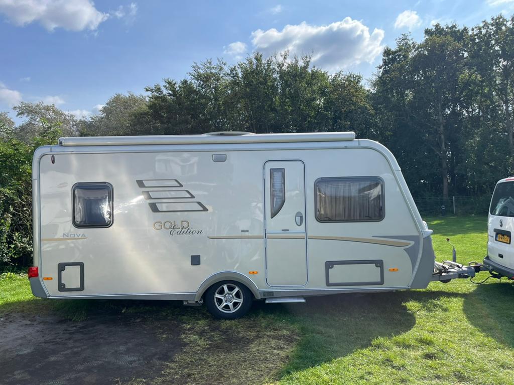 Eriba Nova GL Gold Edition, Caravans en Kamperen, Caravans, Kachel, Rondzit, Particulier, Vast bed