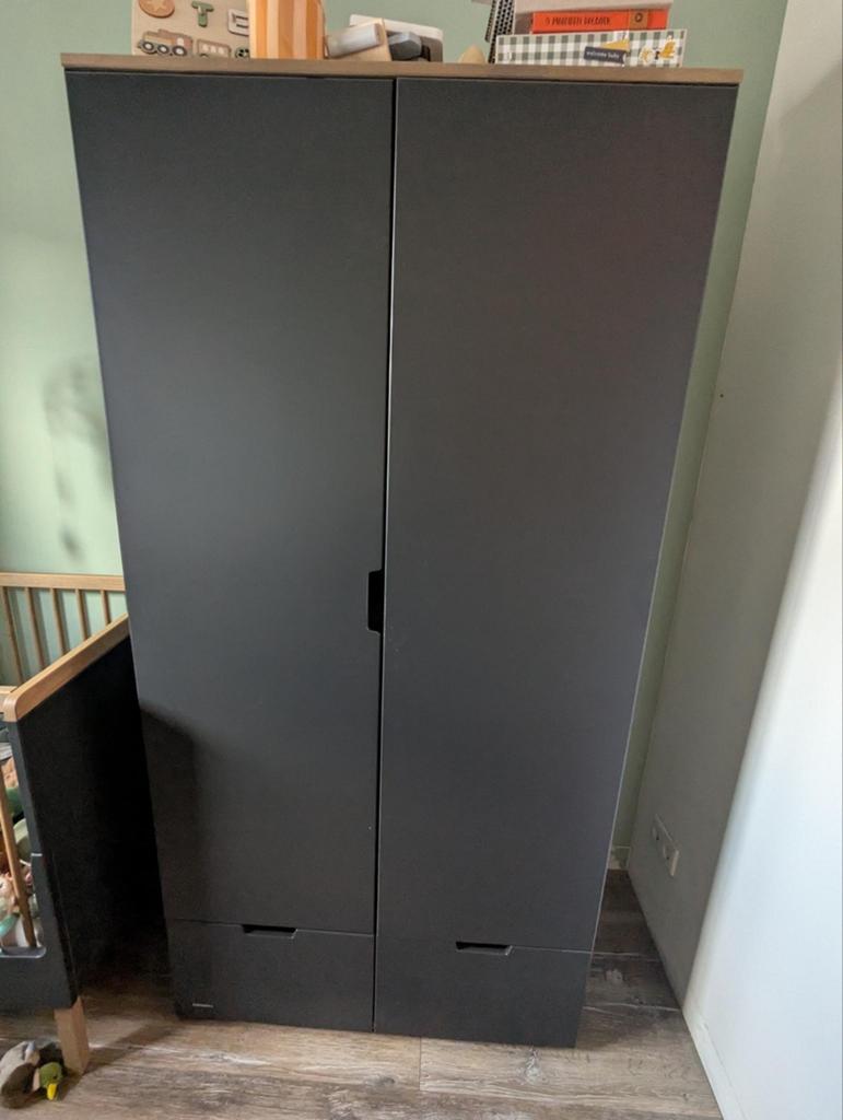 Kidsmill Sepp zwarte kledingkast, Ophalen, Gebruikt, Kast, 50 tot 70 cm
