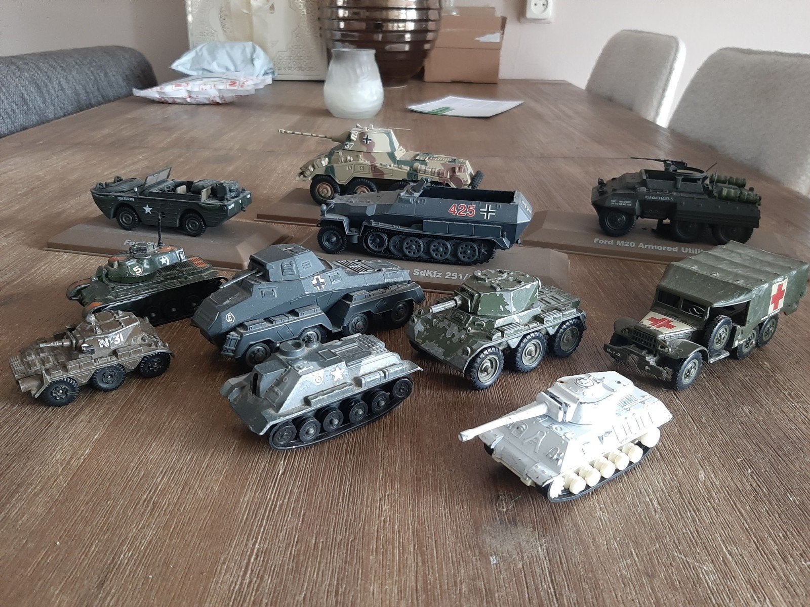 Verzameling diverse tanks en oorlogsvoertuigen, Ophalen of Verzenden, Gebruikt