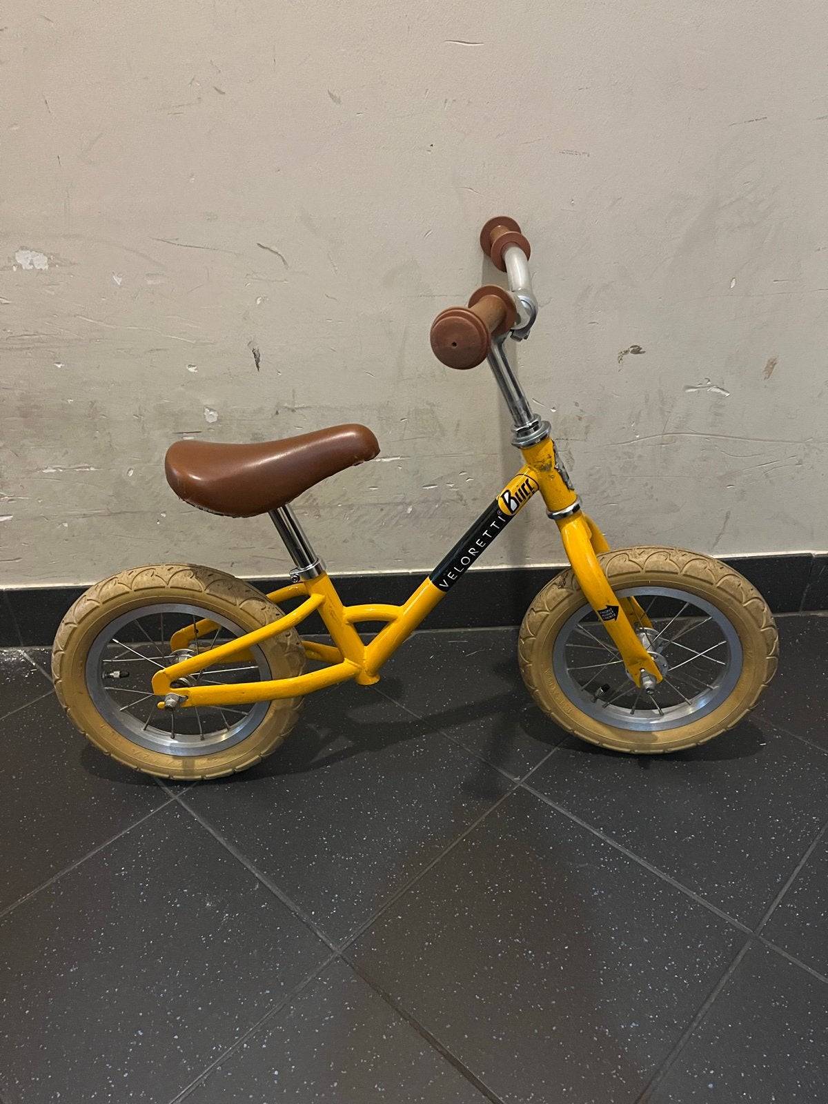 Veloretti loopfiets, geel, goede staat, Ophalen, Zo goed als nieuw, Minder dan 16 inch