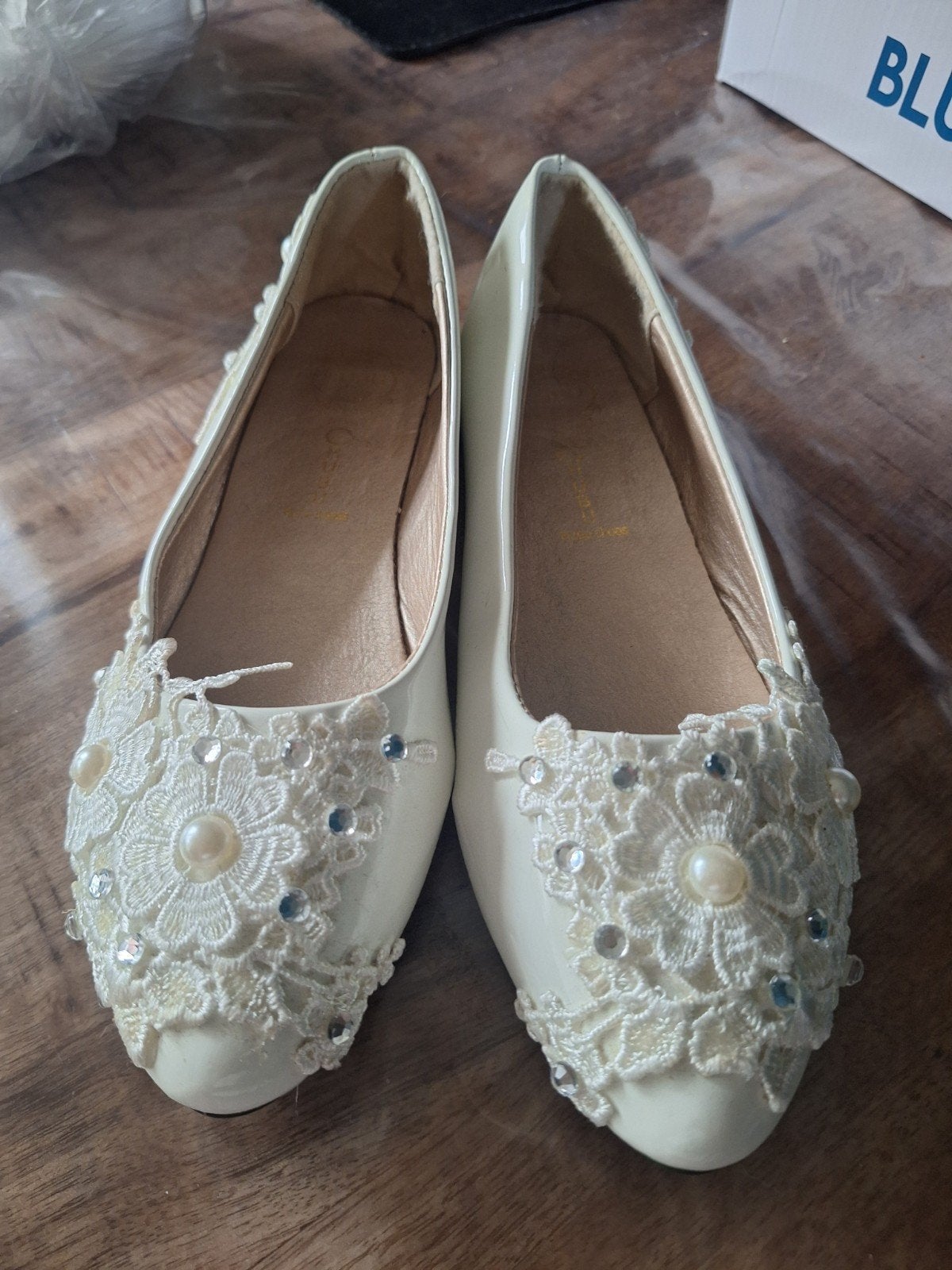 Leuke (bruid) schoenen maat 37, Kleding | Dames, Trouwkleding en Trouwaccessoires, Ophalen of Verzenden, Gedragen, Overige kleuren