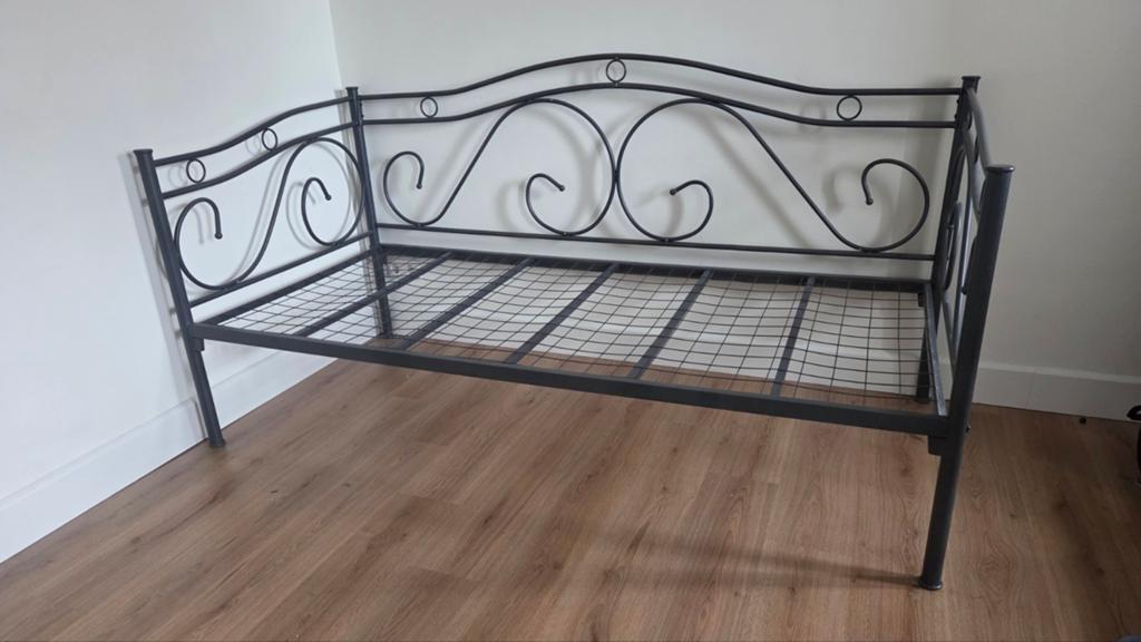 Bed gratis, Huis en Inrichting, Slaapkamer | Bedden, 90 cm, Eenpersoons, Wit, Ophalen of Verzenden