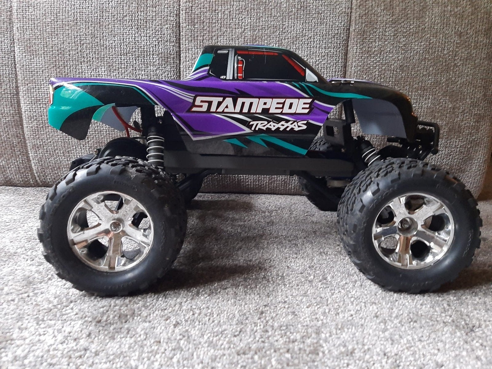 Bestuurbare auto, Ophalen of Verzenden, Gebruikt, Overige schalen, Auto offroad