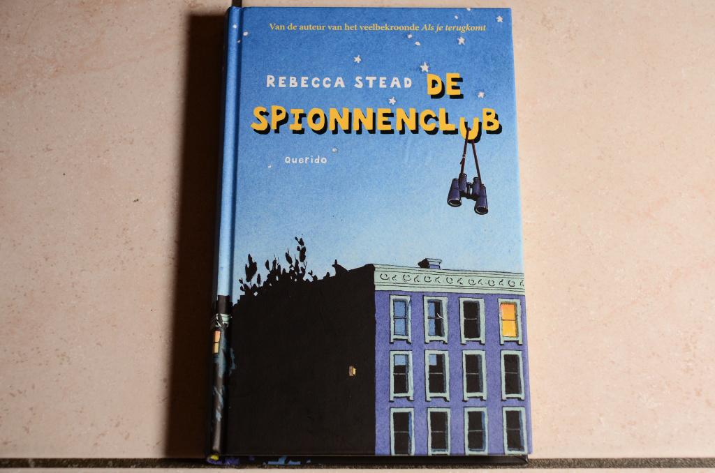 De Spionnenclub / Rebecca Stead          , Boeken, Kinderboeken | Jeugd | 10 tot 12 jaar, Ophalen of Verzenden, Zo goed als nieuw