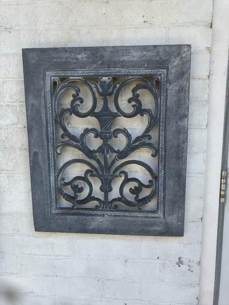 Een decoratief gietijzeren muurdecoratie Franse/Rococo stijl, Ophalen of Verzenden, Zo goed als nieuw