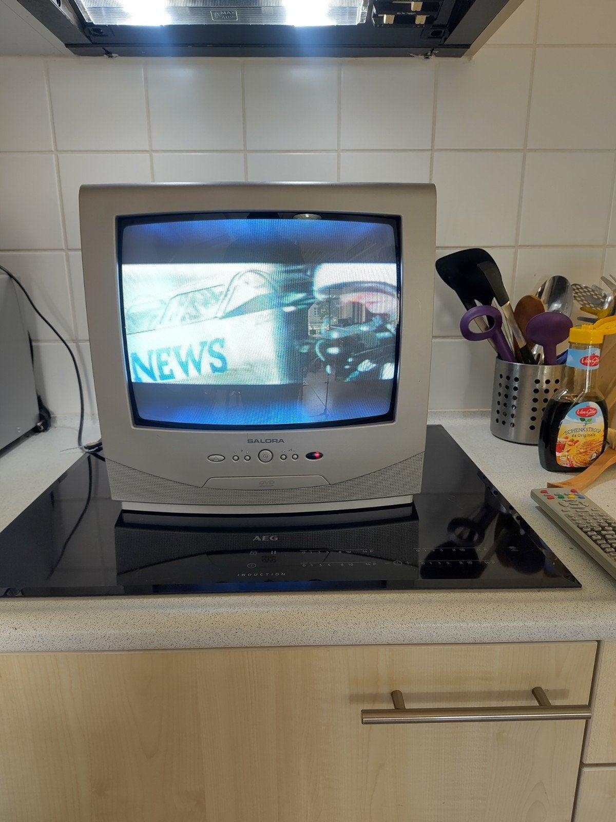 salora beeldbuis tv 14 inch met afstandsbediening, Audio, Tv en Foto, Ophalen, Gebruikt, Overige merken