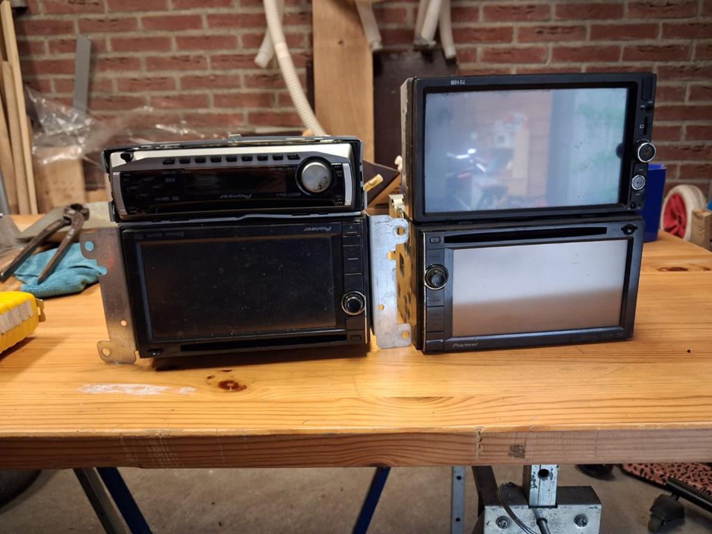 Auto radio's, Ophalen