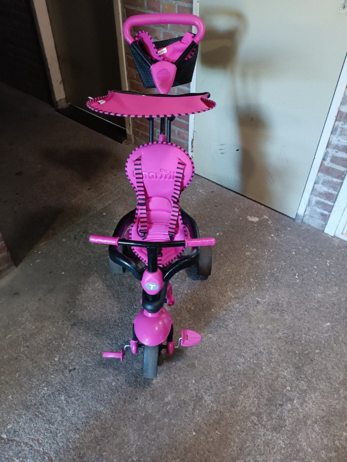 Smartrike driewieler roze met duwstang en zonnekap, Ophalen, Zo goed als nieuw, Smartrike, Duwstang