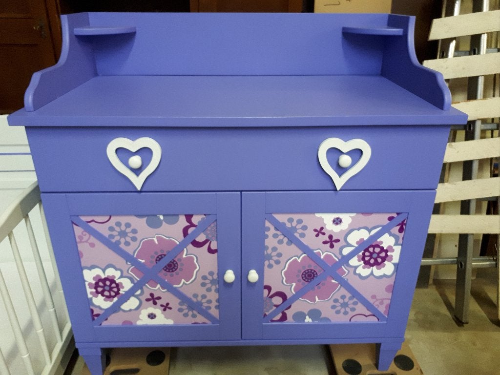 Bijzondere commode met leuke hartjes en veel bergruimte, Ophalen, 50 tot 70 cm, Opstaande rand, 100 cm of meer