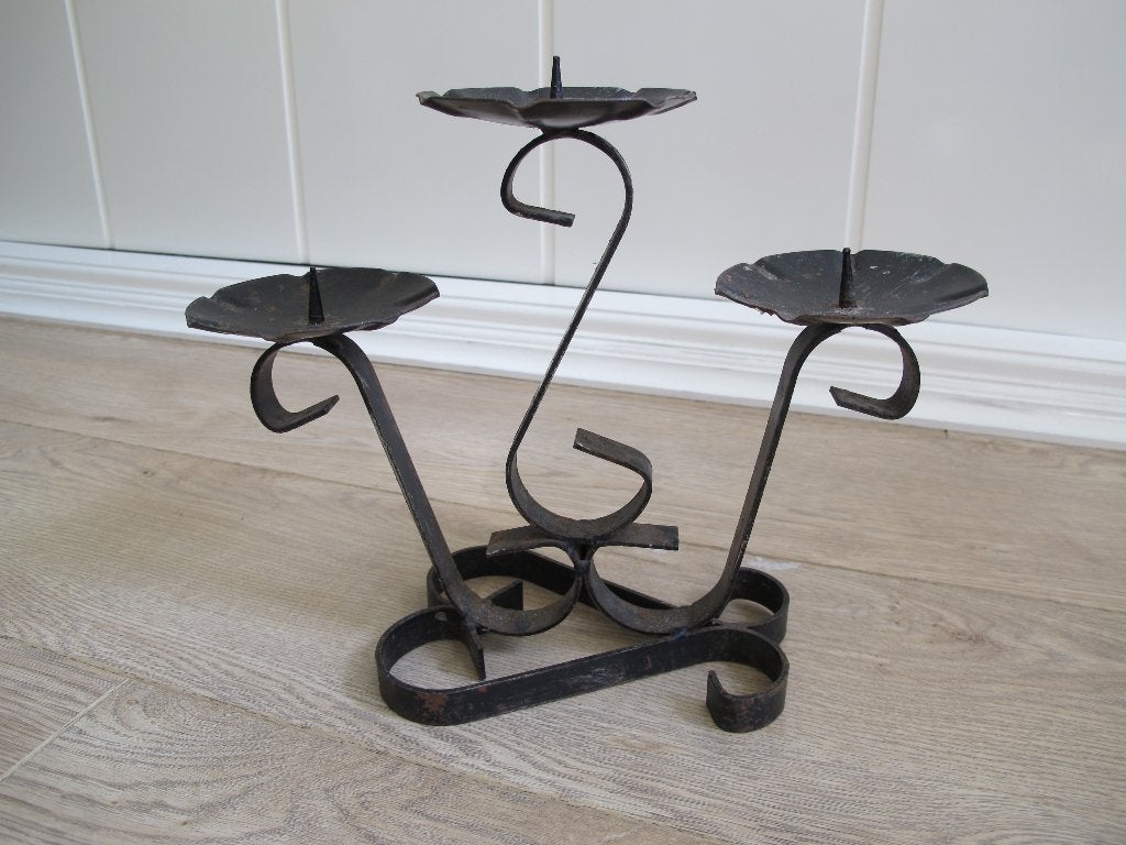 Vintage smeedijzeren kandelaar 3-armig – brocante stijl, Huis en Inrichting, Woonaccessoires | Kandelaars en Kaarsen, Gebruikt