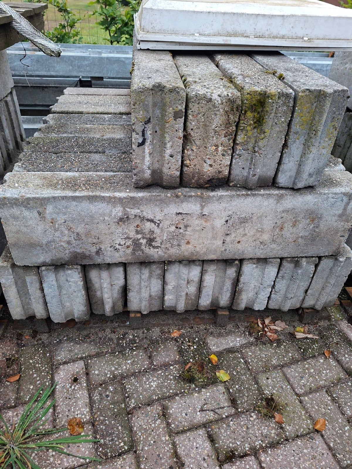 Opsluitbanden 12x25x100 cm - 78stuks, Ophalen, Gebruikt, Overige typen, 5 tot 10 m²