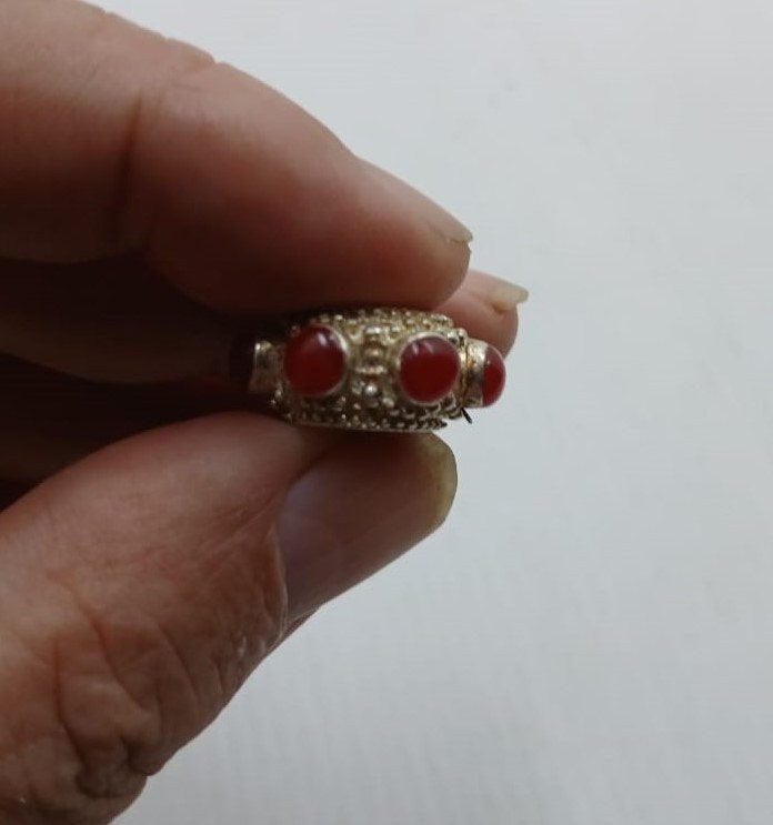 Mendak Bali Keris Zilverkleurig Messing Rode Stenen MKK31, Zilver, Handgemaakt, Sieraad, Verzenden