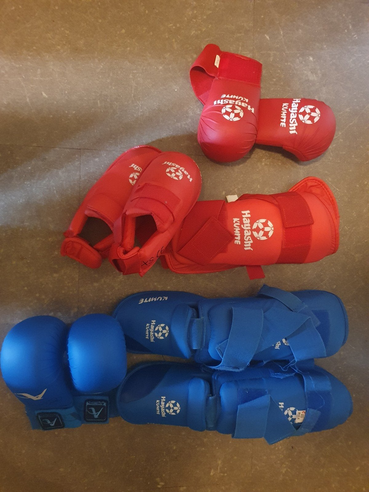 Hayashi Kumite Karate Bescherming Set (Rood & Blauw), Maat XS of kleiner, Ophalen of Verzenden