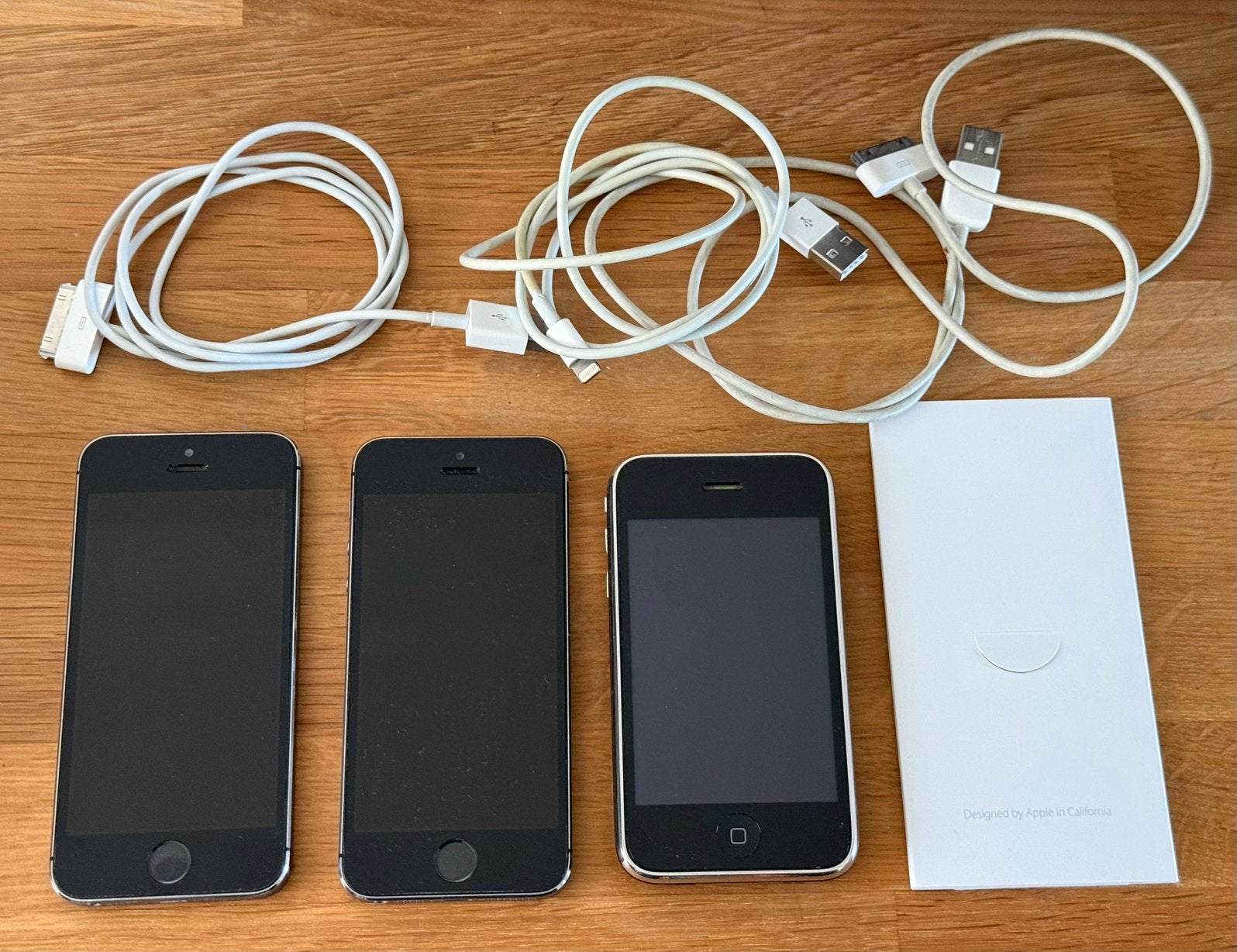 Partij van 3 Apple iPhones (2x iPhone 5, 1x iPhone 4), Telecommunicatie, Mobiele telefoons | Apple iPhone, Ophalen, Gebruikt, 16 GB