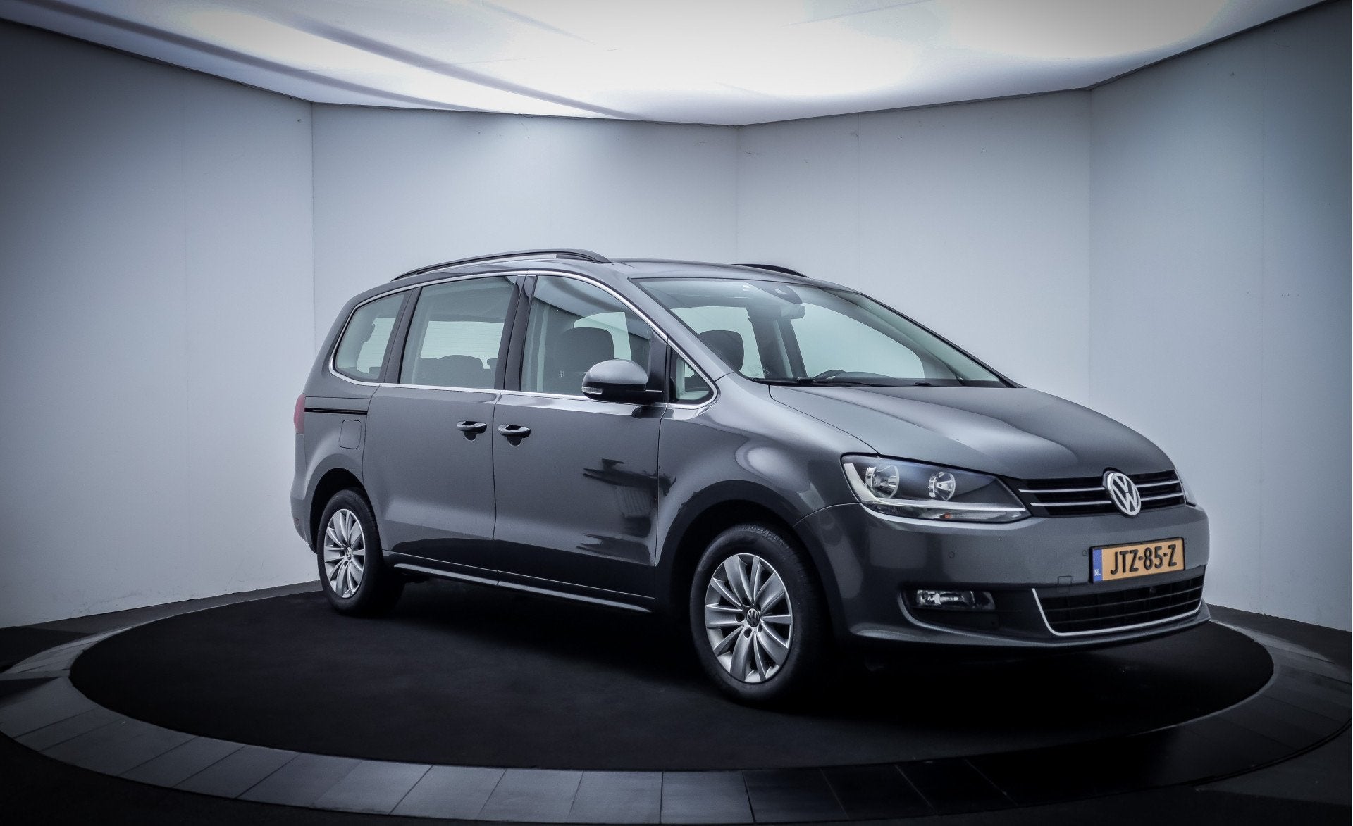 Volkswagen Sharan 1.4 TSI Dsg 7P COMFORTLINE NAVI | CARPLAY, Auto's, Dealer onderhouden, Stof, Zwart, 4 cilinders