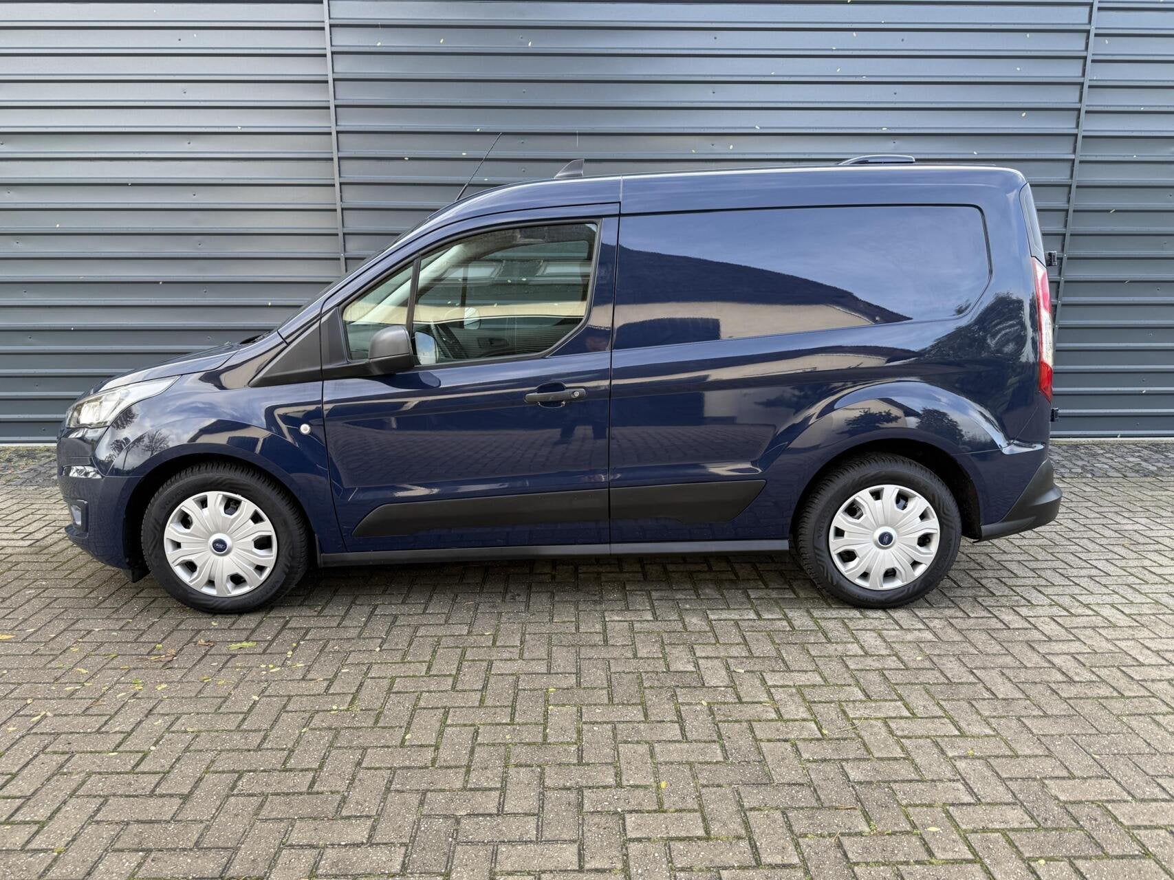 Ford Transit Connect 1.5 EcoBlue Automaat Hondenauto 2x Benc, 1350 kg, Stof, Gebruikt, 4 cilinders
