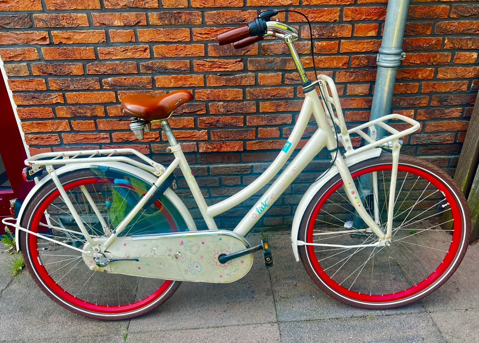 Meisjes fiets merk CORTINA LIEF maat 26” , 3X versnelling, Fietsen en Brommers, Fietsen | Meisjes, Terugtraprem, Versnellingen