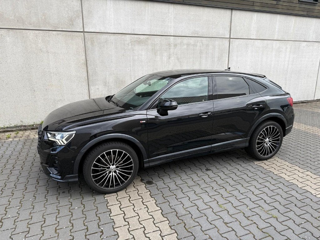 Audi Q3 35 Tfsi 150pk Mhev S Tronic 2020 Zwart, Zwart, 4 cilinders, 1505 kg, Leder