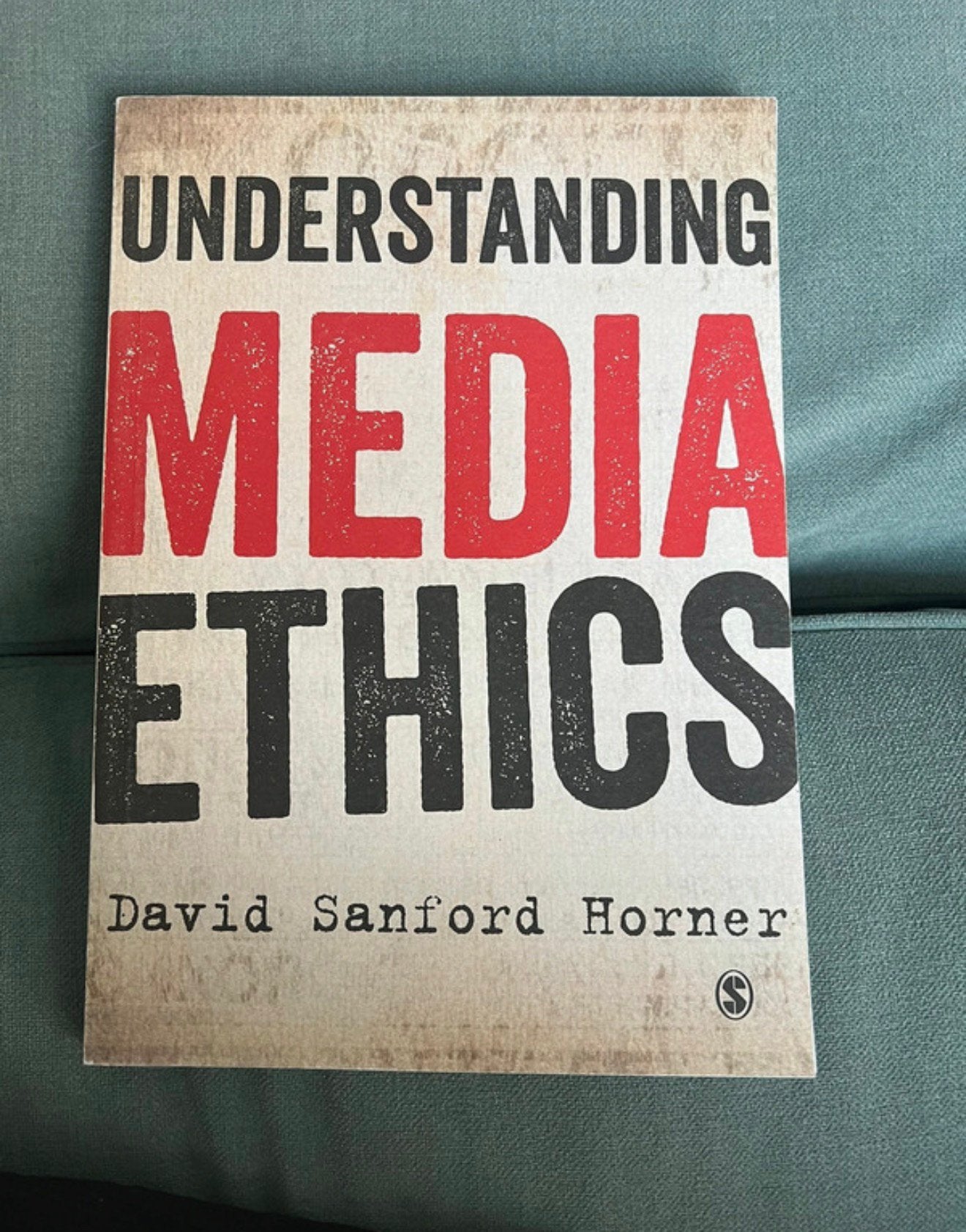 Understanding Media Ethics, Ophalen of Verzenden, Zo goed als nieuw