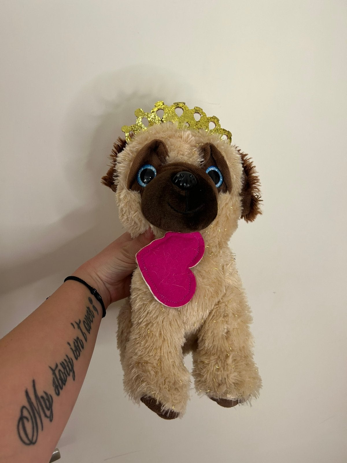 Mopshond knuffel met kroontje | Landahl | als nieuw, Overige merken, Overige karakters, Zo goed als nieuw, Middelgroot (20 tot 80 cm)
