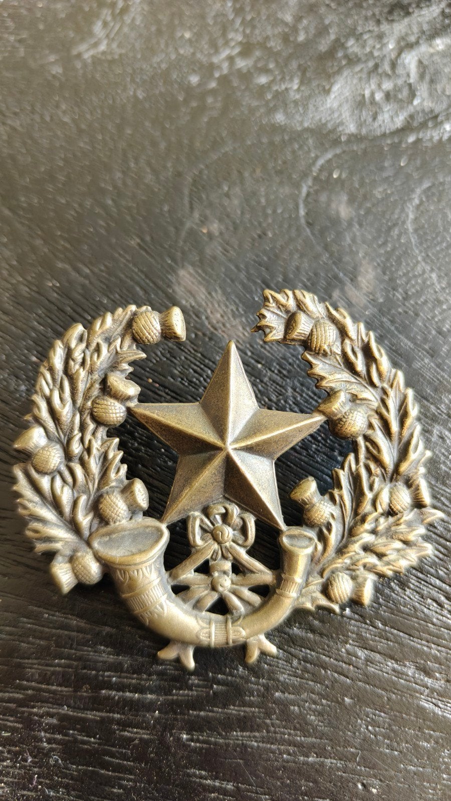 Originele WW1 / WW2 capbadge Cameronians., Ophalen of Verzenden, Landmacht, Engeland, Embleem of Badge