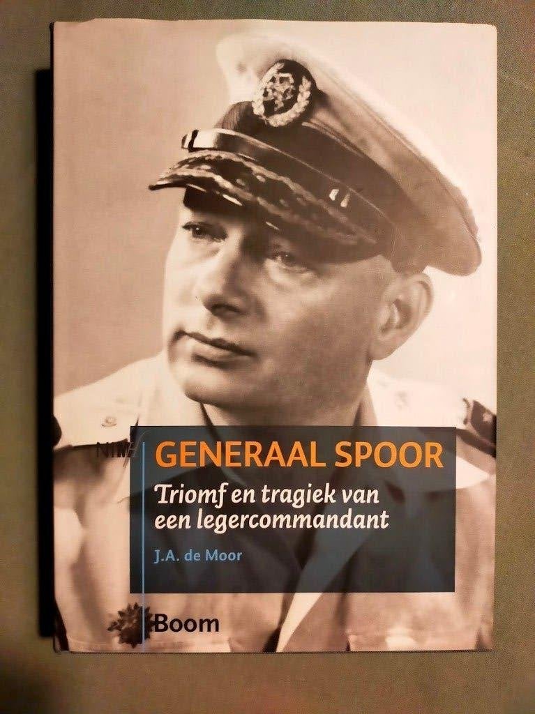Generaal Spoor - Triomf en tragiek van legercommandant, 2011, Ophalen of Verzenden, Zo goed als nieuw, 1945 tot heden, Overige onderwerpen
