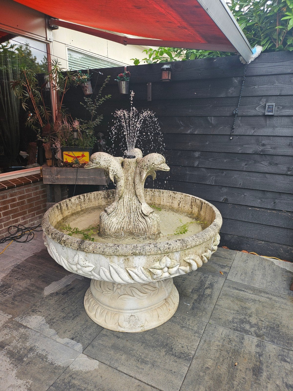 Antieke Jugendstil Tuinfontein met 3 Dolfijnen - Casa Padrin, Tuin en Terras, Waterpartijen en Fonteinen, Fontein, Beton, Ophalen