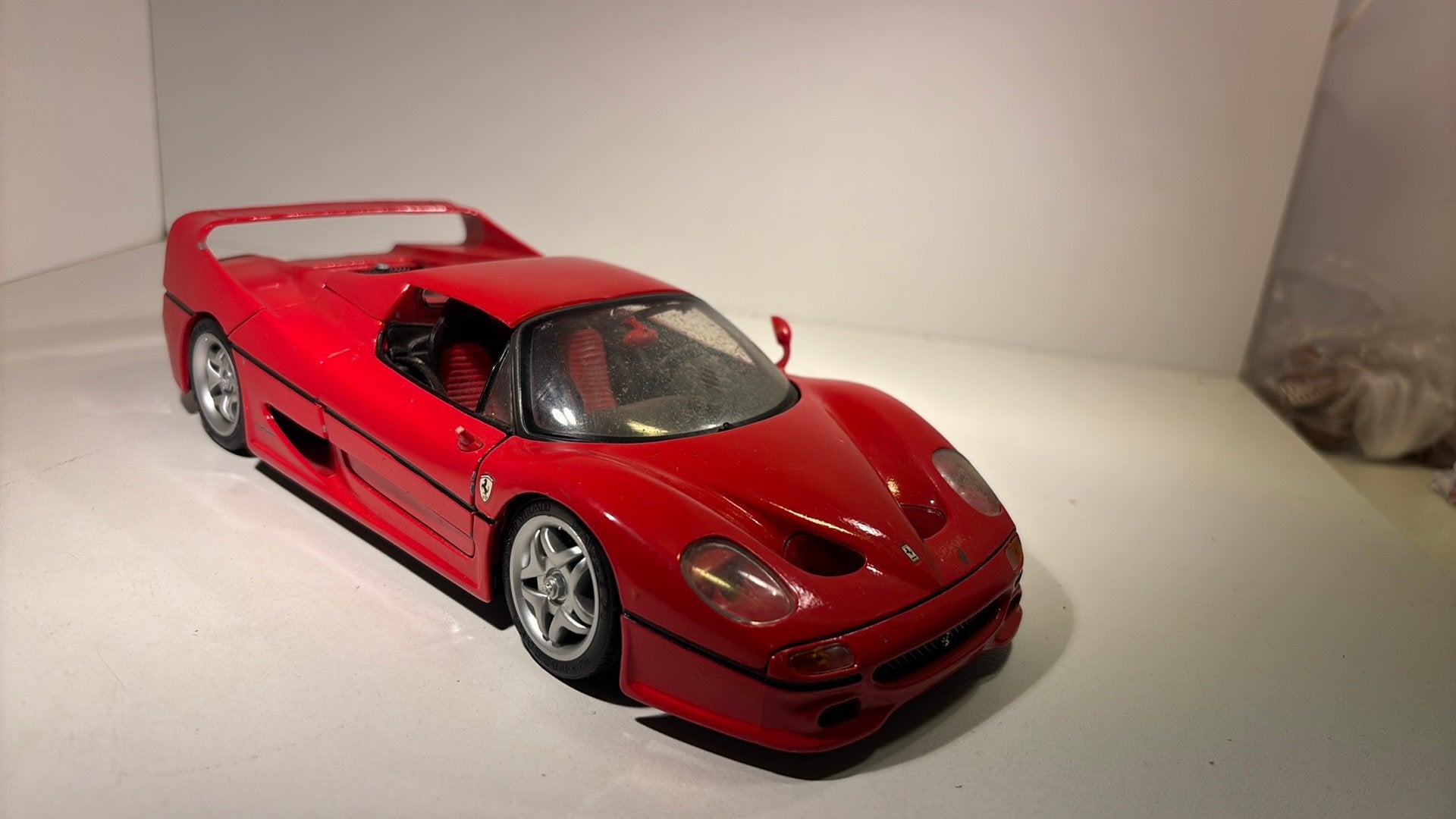 Ferrari f50 coupe red schade Maisto 1.18
