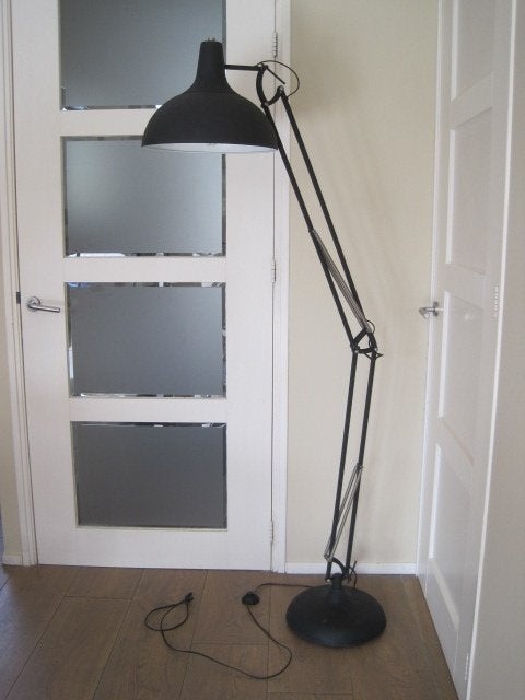 industriele Vloerlamp. Zwart. 190 cm hoog. Diameter 40 cm., Huis en Inrichting, Lampen | Vloerlampen, Ophalen, E27 (groot), Zo goed als nieuw