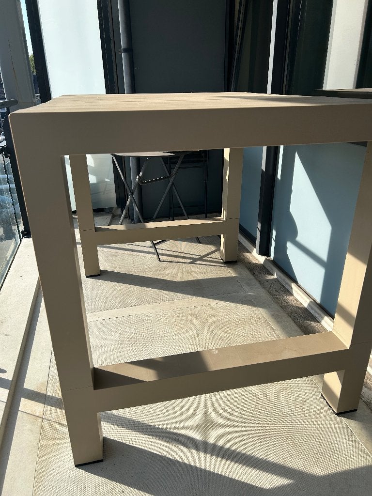 Hoge tafel voor buiten