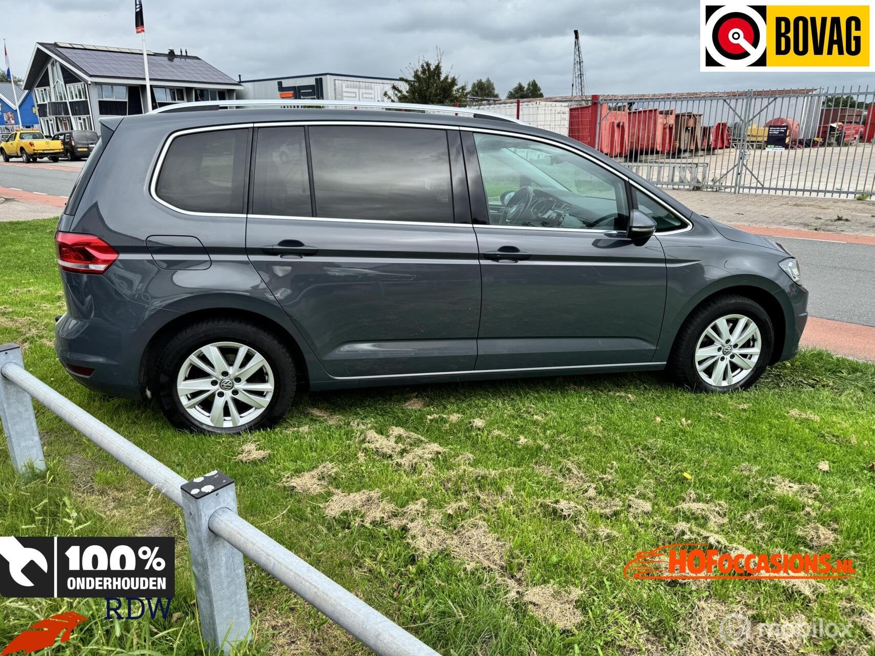 Volkswagen Touran 1.5 TSI Highline 7p Massage/carplay/trekha, Auto's, Dealer onderhouden, 15 km/l, Zwart, 4 cilinders