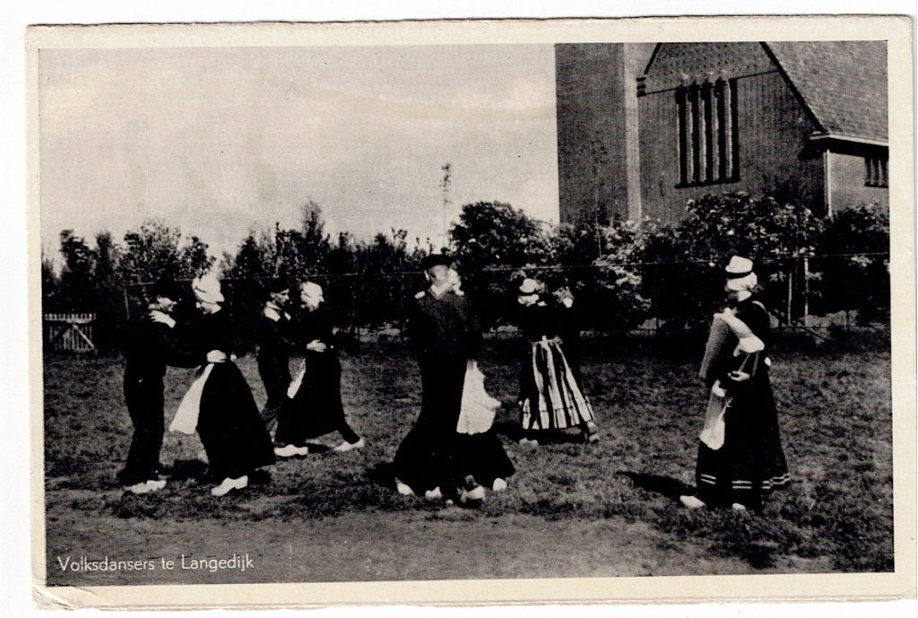 Langedijk. Volksdansers in klederdracht., Verzamelen, Ophalen of Verzenden, Voor 1920, Gelopen, Noord-Holland