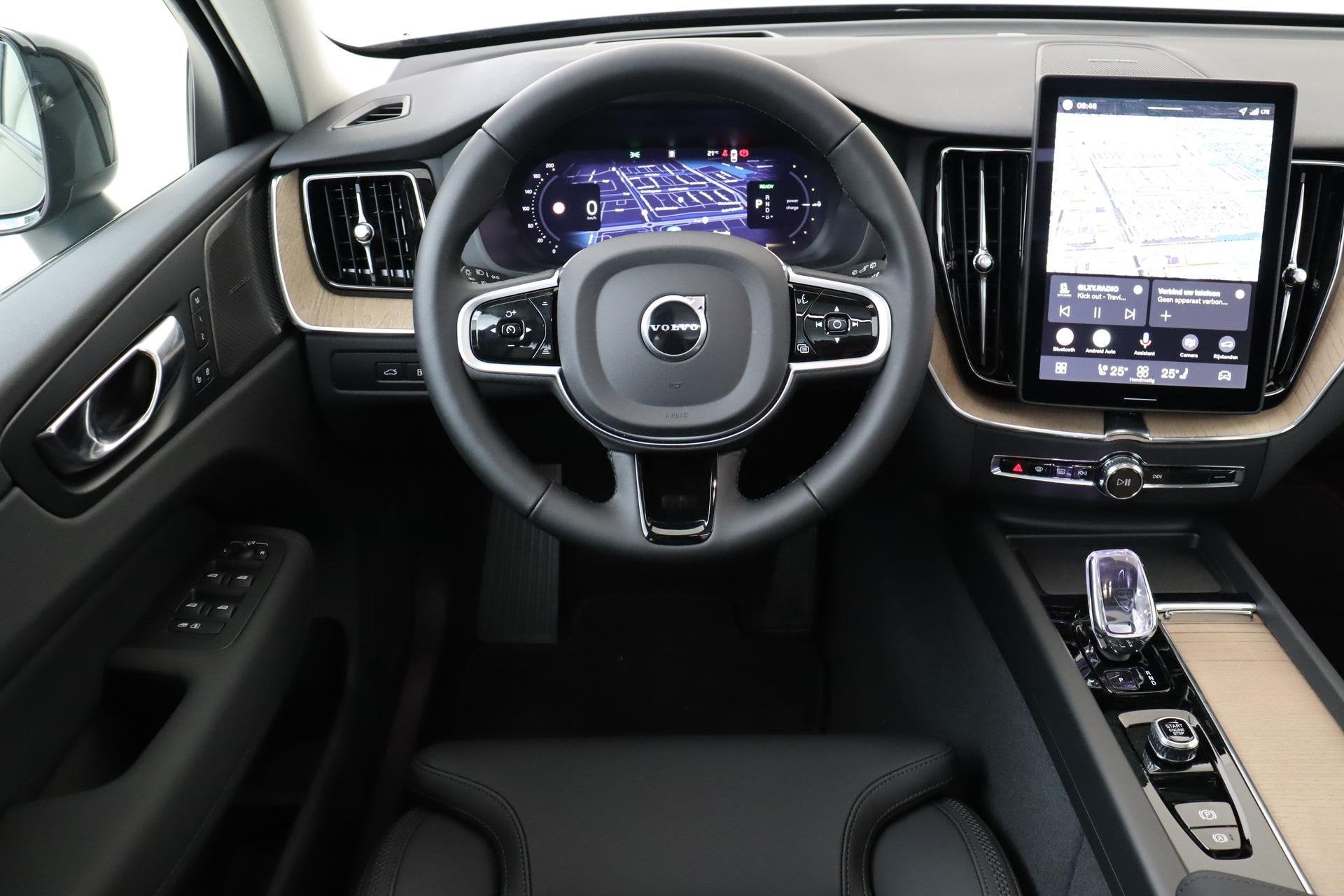 Volvo XC60 II T8 PLUG-IN HYBRID AWD PLUS DARK -PANO.DAK|HARM, Automaat, 12 maanden, Gebruikt, Euro 6