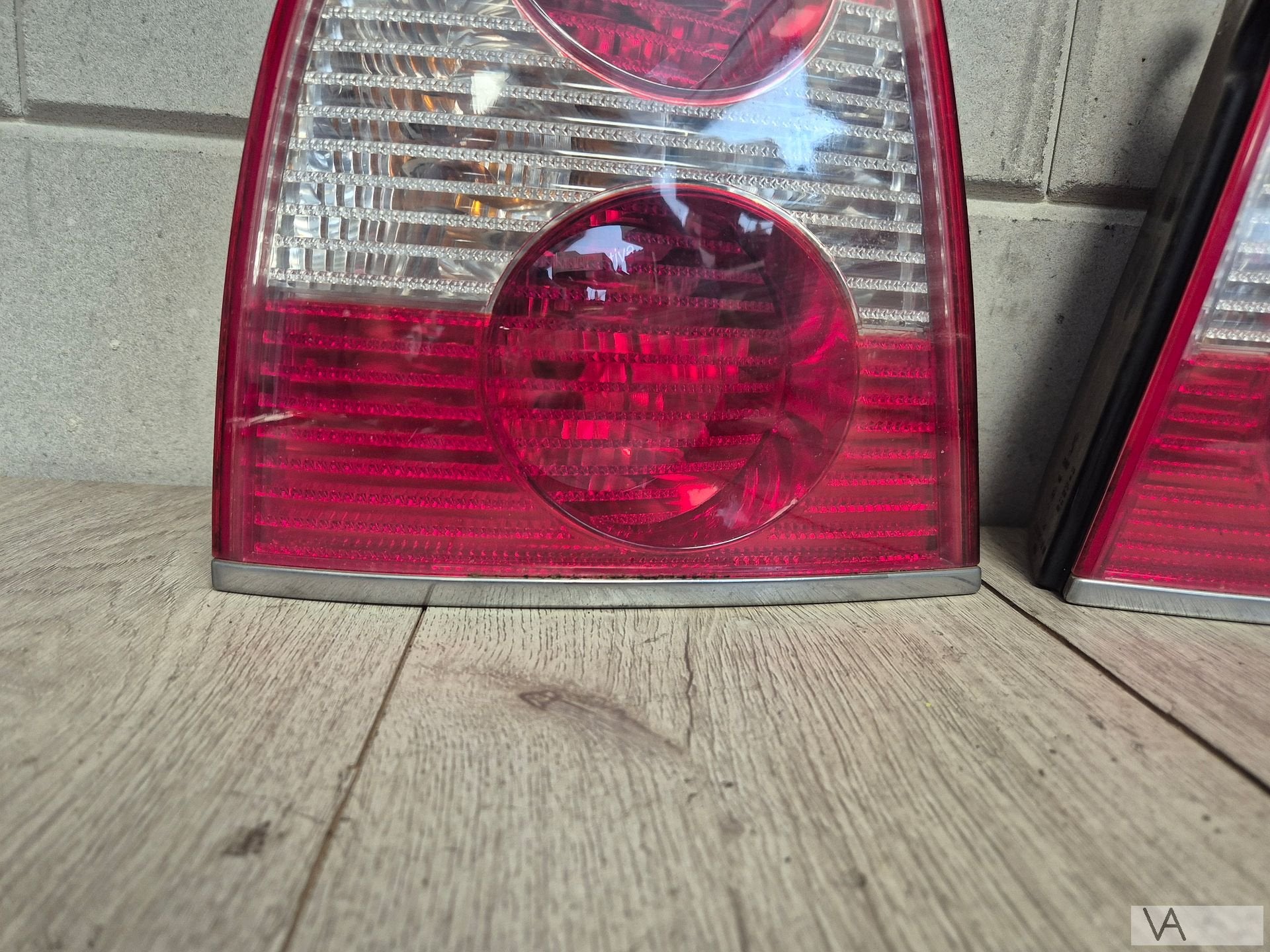 Achterlicht SET VW Passat W8 sedan chromen stripje ORIGINEEL, Gebruikt, -, Volkswagen, -