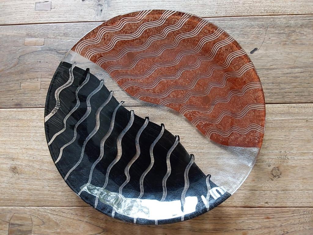 Kosta Boda glazen schaal/bord met abstract design, Ophalen of Verzenden